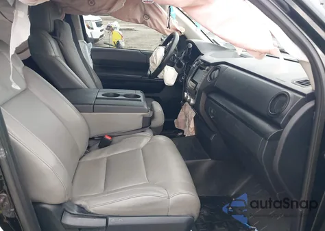 2017 Toyota Tundra Sr 4.6L V8 z USA, uszkodzony, nr VIN 5TFRM5F13HX119561